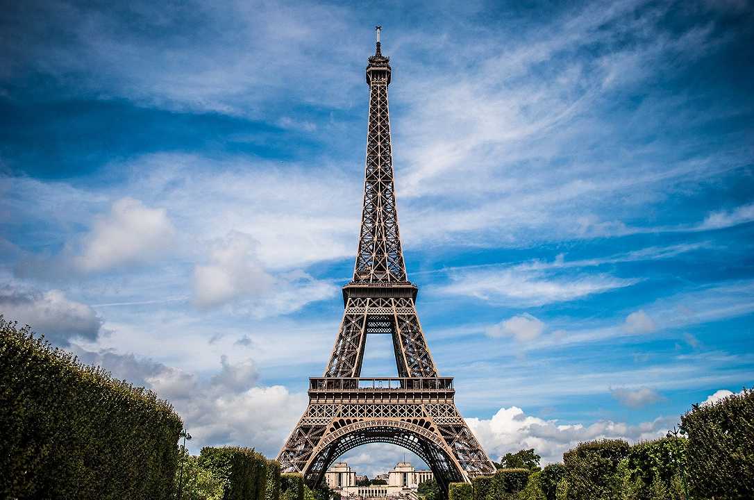 Parigi: la brasserie della Tour Eiffel riaprirà il 6 giugno