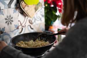 saltare pasta e broccoli in padella
