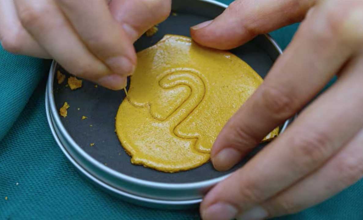 Squid Game: in un ristorante thailandese la sfida del biscotto