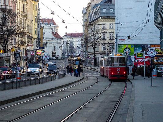 Austria torna in lockdown (anche per i vaccinati): ristoranti e bar chiusi