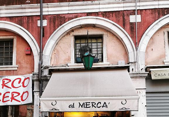 Al Mercà a Venezia, recensione: il bacaro bugigattolo vale più di uno spritz