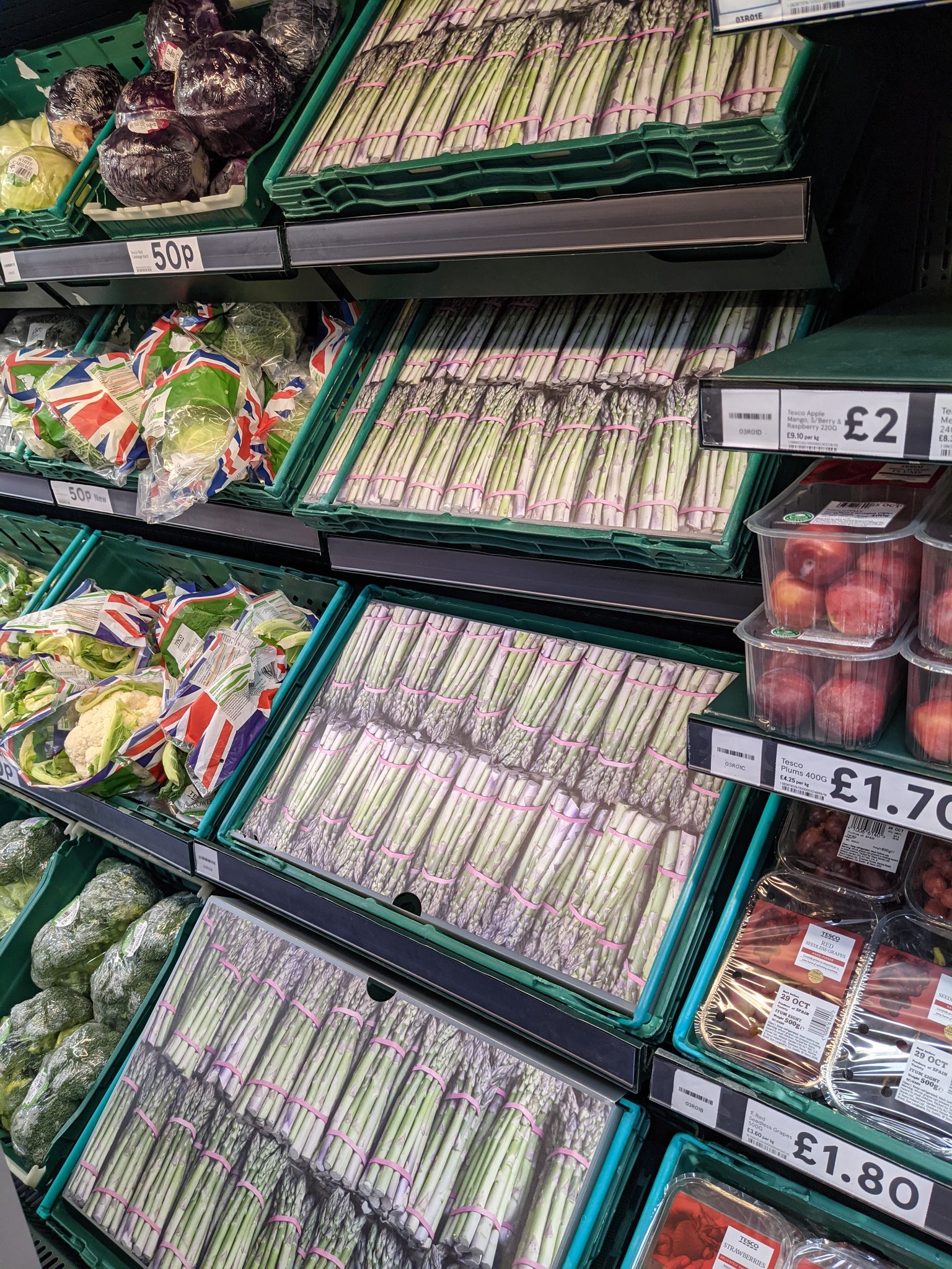 asparagi finti supermercati inglesi