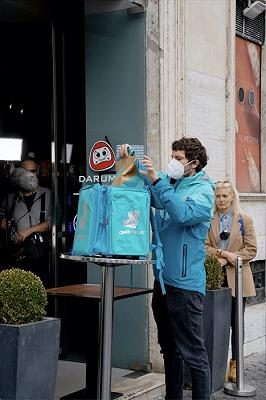 Frank Matano rider Deliveroo per un giorno