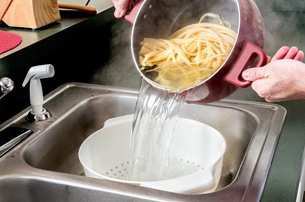 Come riutilizzare l’acqua di cottura della pasta