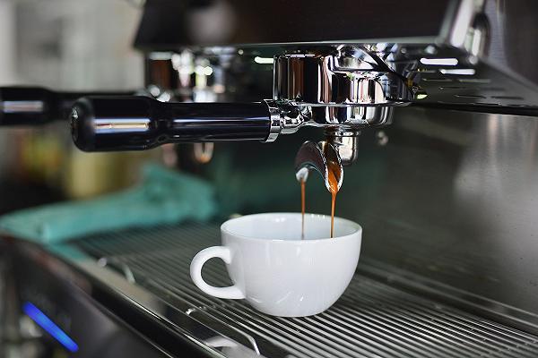 Torino, prende un caffè senza Super Green Pass: multato per 400 euro