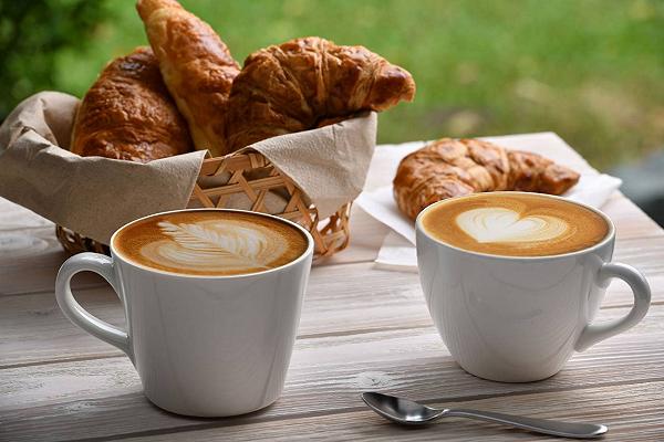 Prima colazione sempre più cara: prezzi ai massimi da dieci anni