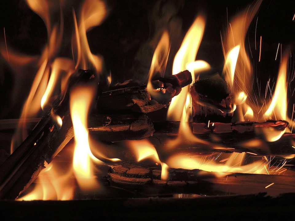 Roma, incendio in un ristorante: il cuoco rimane intossicato dal fumo