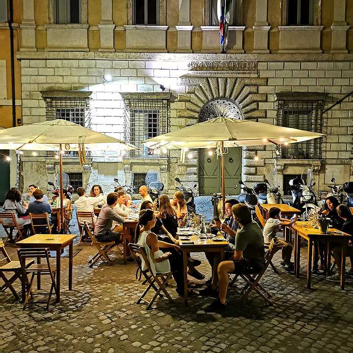 Roma, prorogata fino al 31 marzo l’occupazione del suolo pubblico per bar e ristoranti