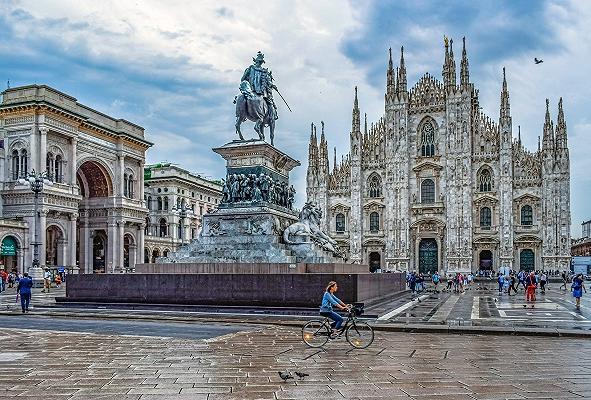 Milano: Ralph Lauren inaugura un bar con cucina americana