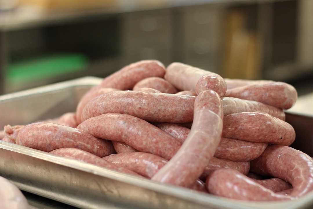 Salsiccia carne suino di Salumificio CCS: richiamo per rischio fisico