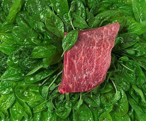 Stati Uniti, una startup riesce a ottenere carne vegana riciclando gli anacardi