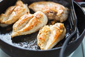 petti di pollo rosolati in padella