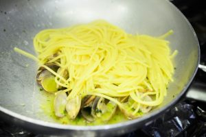 spaghetti risottati con le vongole