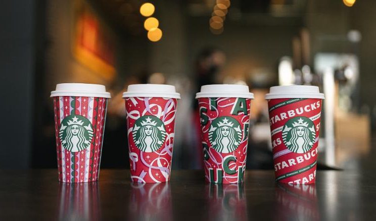 Starbucks: in arrivo quattro nuove tazze per il Natale 2021
