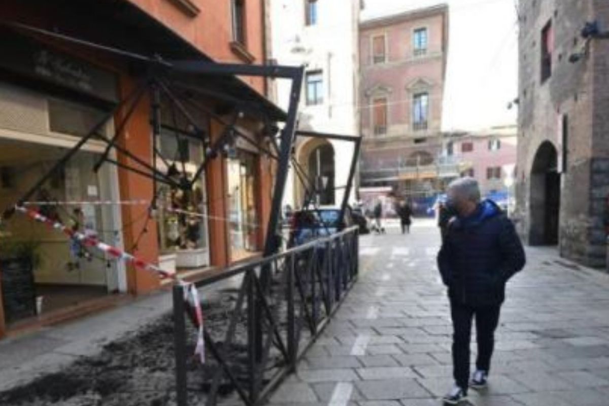 bar bologna incendio