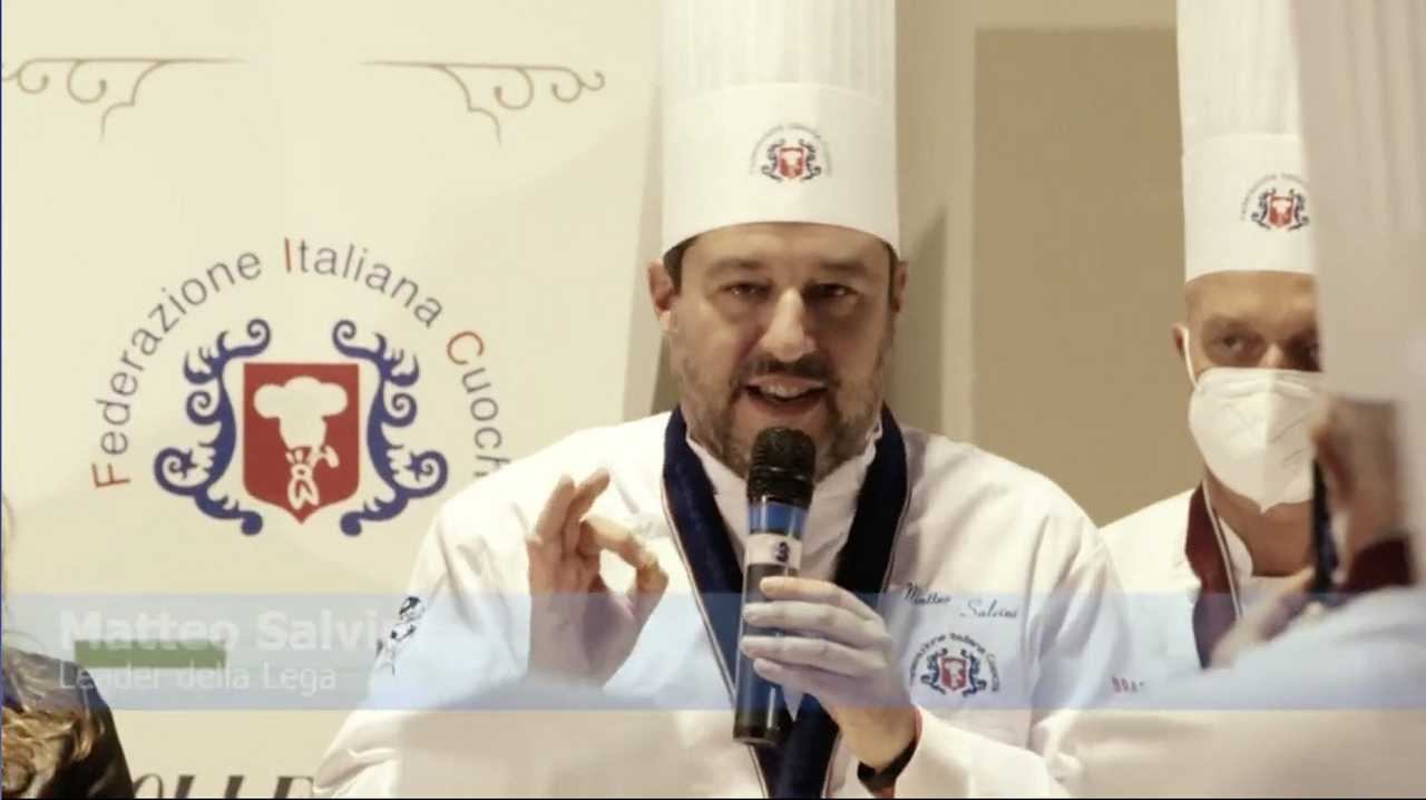 Matteo Salvini cuoco ad honorem (e milanese doc): “Non so fare il risotto”