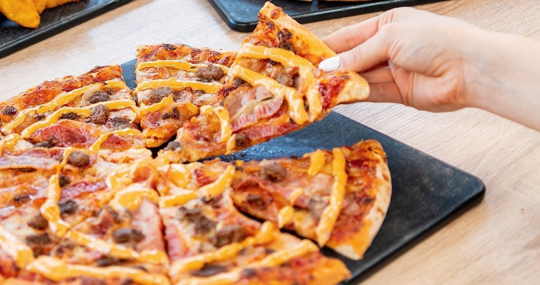 Domino’s Pizza chiede di smetterla di inviare pizze ai partecipanti di un reality