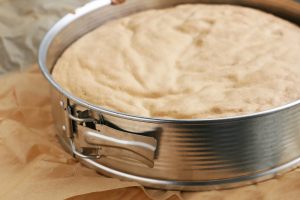 impasto nella tortiera prima della cottura