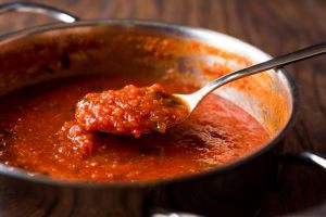 passata di pomodoro nel ragu napoletano