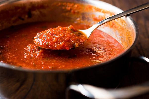 Come preparare la conserva di pomodoro di Stanley Tucci