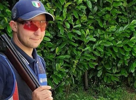Caccia: campione italiano di tiro a volo si spara in pancia per errore