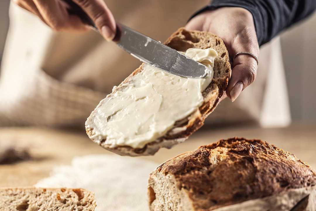 Crema di Parmigiano, la ricetta di una salsa base per condire anche la pasta