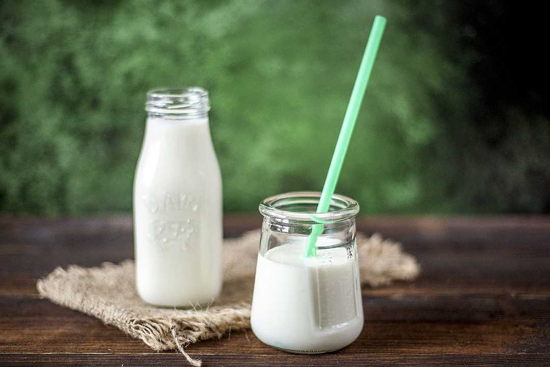 Latte e yogurt: tre porzioni al giorno levano il medico di torno, dice il Ministero della Salute