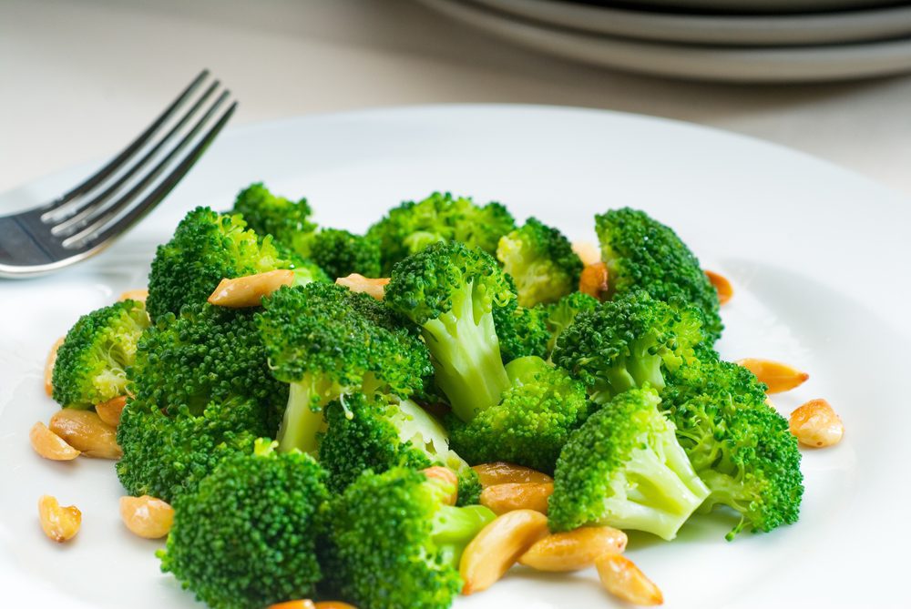 Broccoletti alle mandorle