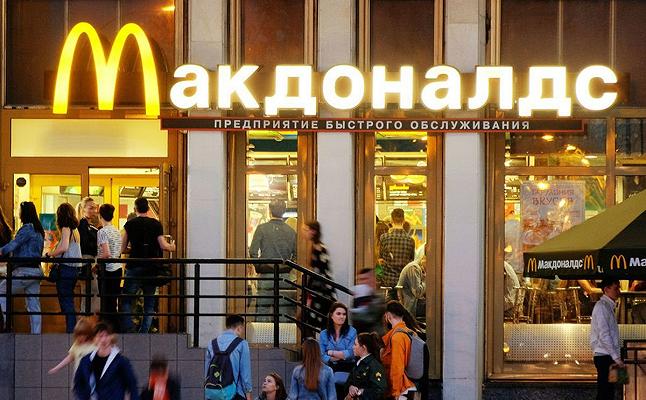 McDonald’s: l’alternativa russa vieta ai clienti di fare le foto (colpa dei panini ammuffiti?)