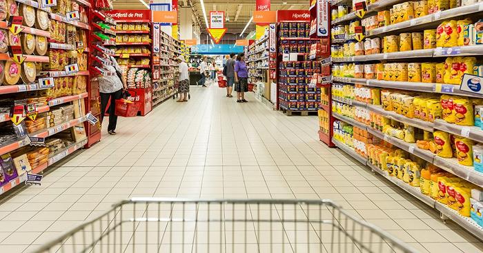 Supermercati: in Francia non venderanno più i test Covid, ecco perché