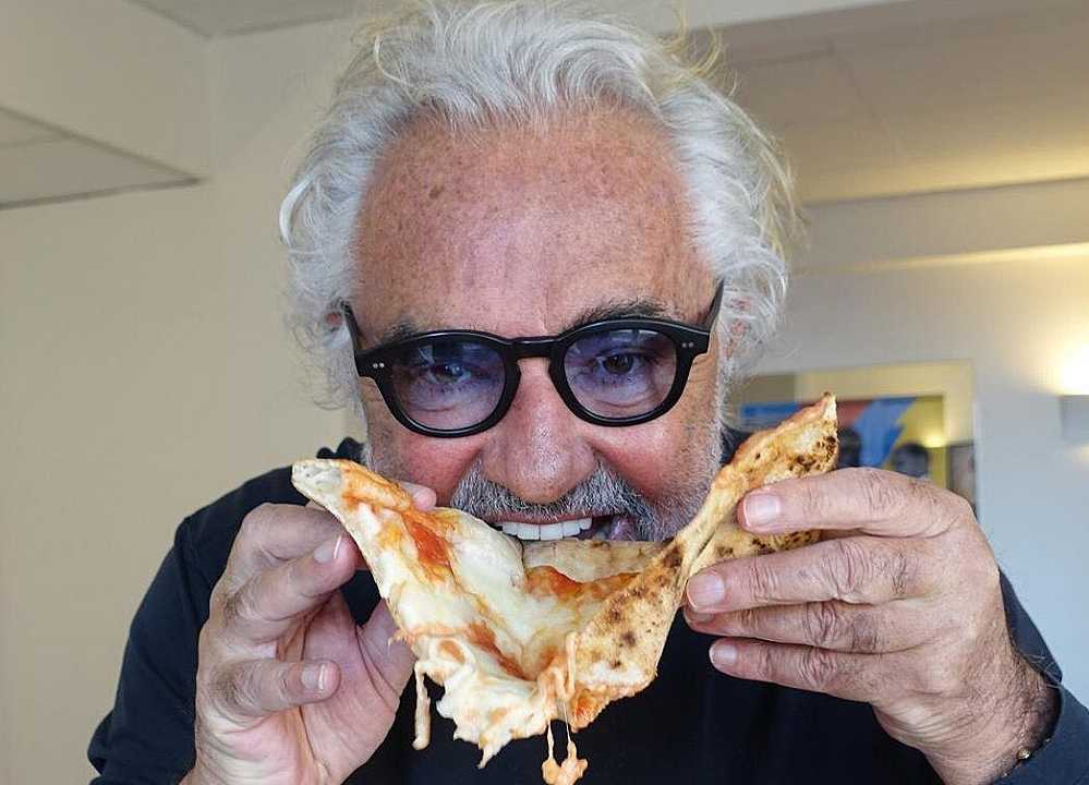 Flavio Briatore aprirà una pizzeria a Napoli (the never ending story)