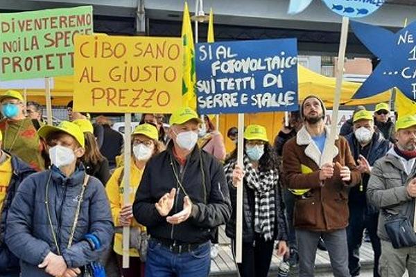 Pesca: gli aumenti al prezzo del carburante (+90%) fanno scattare le proteste