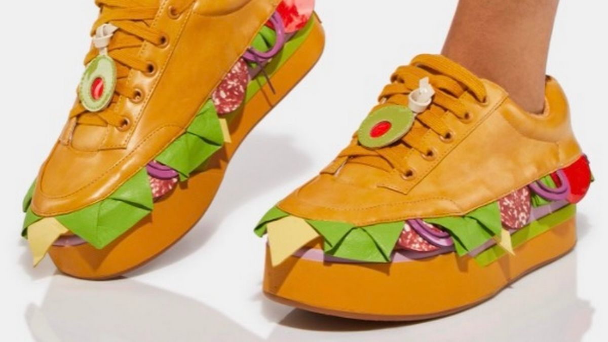 Scarpe sandwich, l’ultima frontiera della moda che sconvolge internet