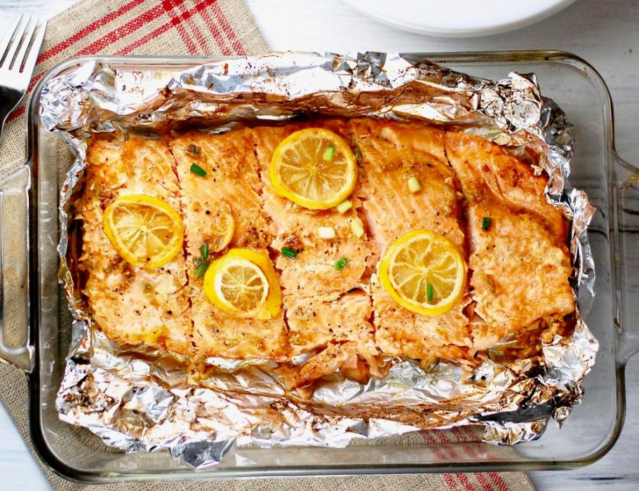 salmone cotto nel cartoccio