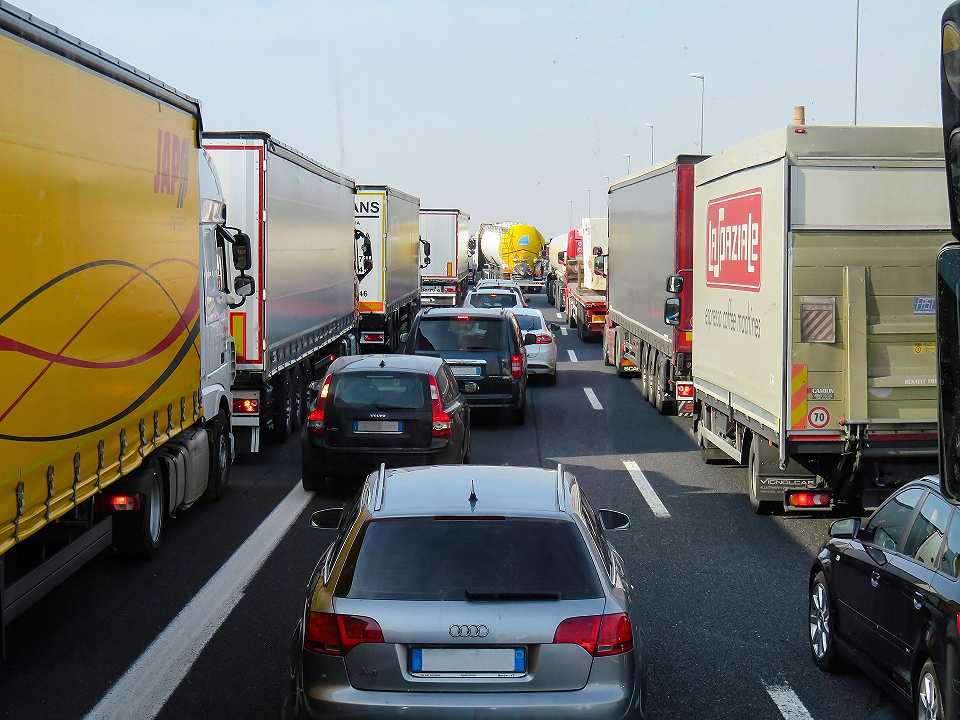 Sicilia: le proteste degli autotrasportatori svuotano gli scaffali
