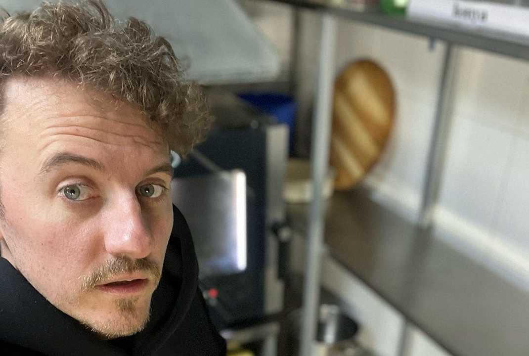 Ucraina: lo chef stellato Ievgen Klopotenko trasforma il ristorante in rifugio per i militari