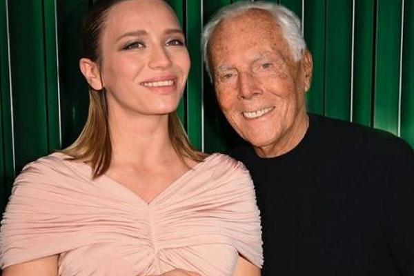 Isabella Potì sfila con il pancione alla Milano Fashion Week