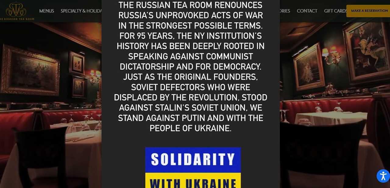 New York: la sala da tè The Russian Tea Room rinnega Putin per la guerra tra Ucraina e Russia