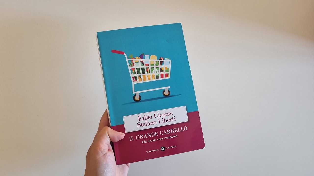 Il Grande Carrello, il libro che ti farà passare la voglia di andare al supermercato (forse)