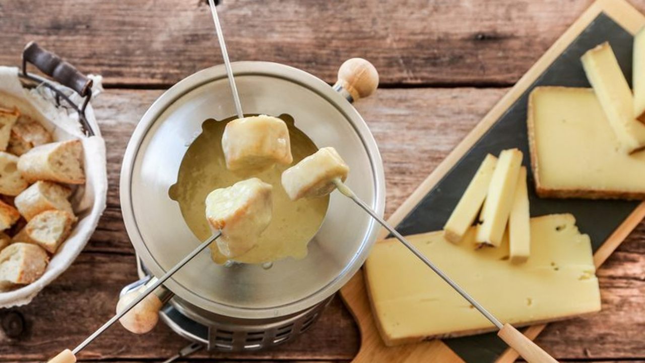 Fonduta Alla Valdostana, La Ricetta Con La Fontina Per Gli Amanti Del ...