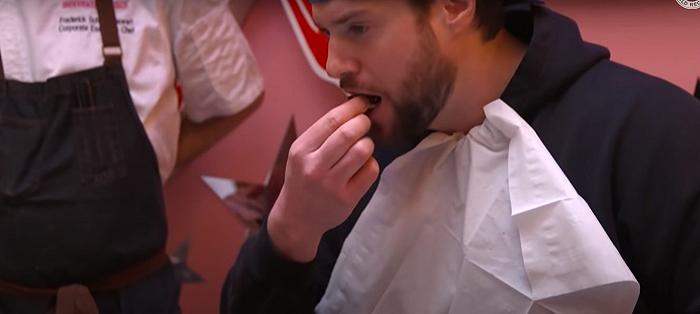 LA Beast, mangiatore velocista di professione, spreca le patatine più costose al mondo