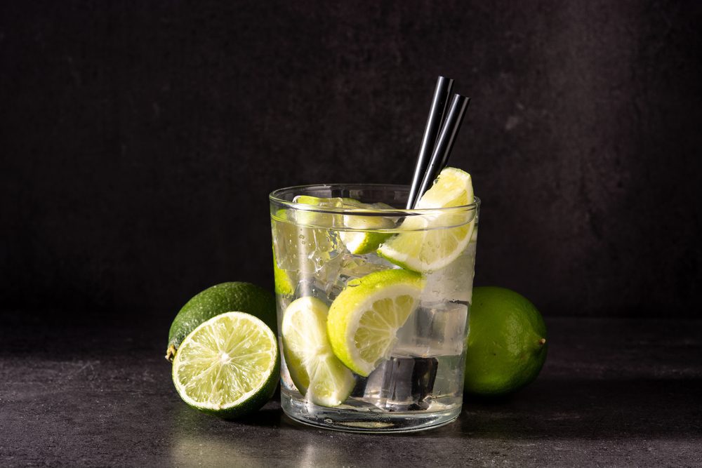 Caipiroska: la ricetta del cocktail con la vodka fatto in casa