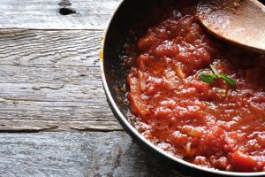 passata di pomodoro in padella