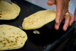 tortillas scaldate su piastra