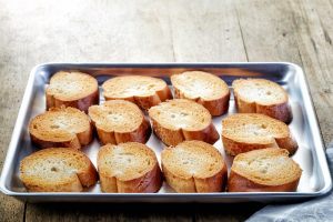 fette di pane in teglia