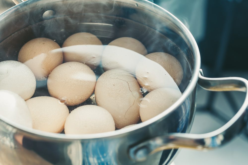 UK: è allarme carenza di uova, il prezzo dei mangimi per i polli è troppo alto