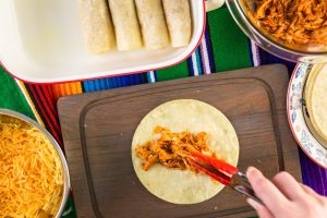 tortillas riempite con salsa di pollo