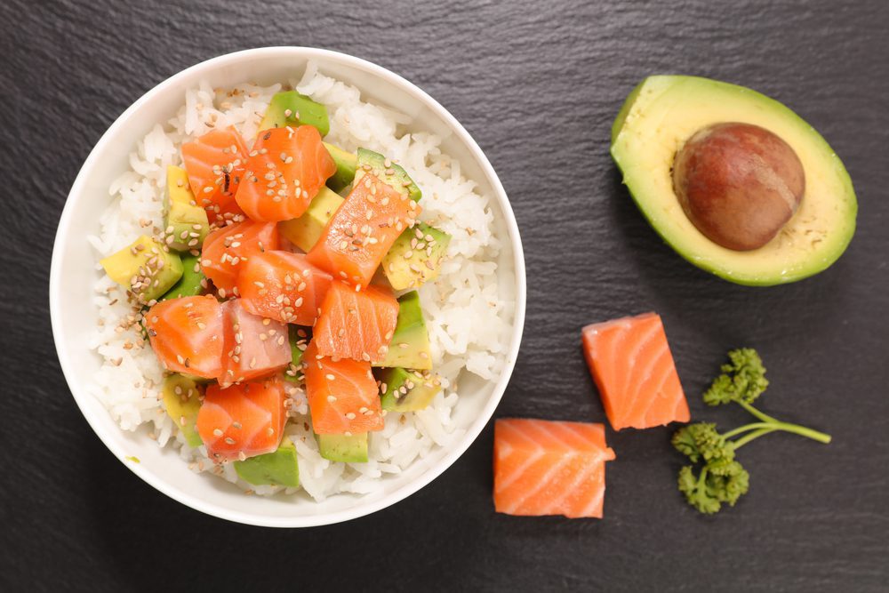 Poke bowl salmone e avocado