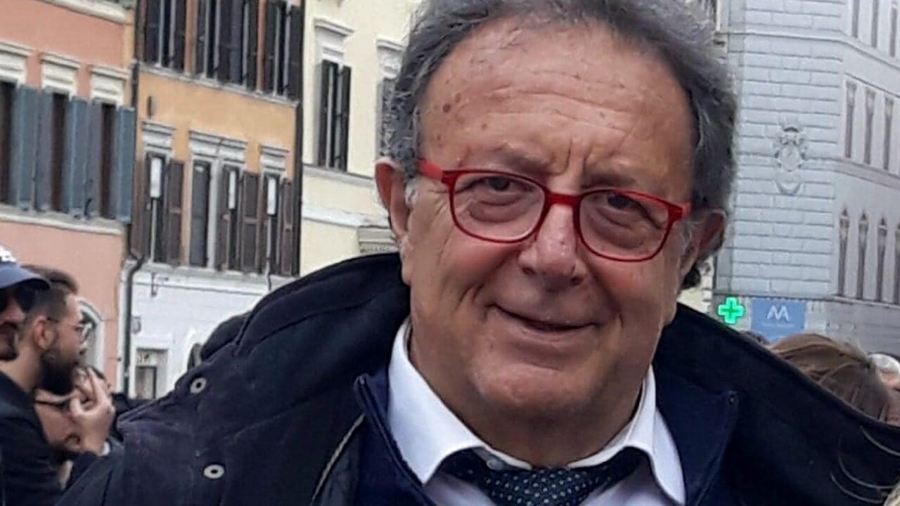 Napoli, noto medico stroncato da un malore al ristorante: è polemica sul ritardo dei soccorsi