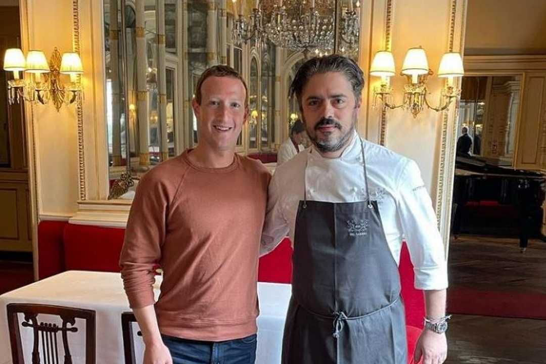 Mark Zuckerberg a Torino: al pranzo a Del Cambio abbina agnolotti e succo di frutta